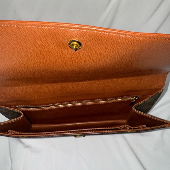 (R660) Louis Vuitton Pochette Dame Clutch - Picture 4 of 5